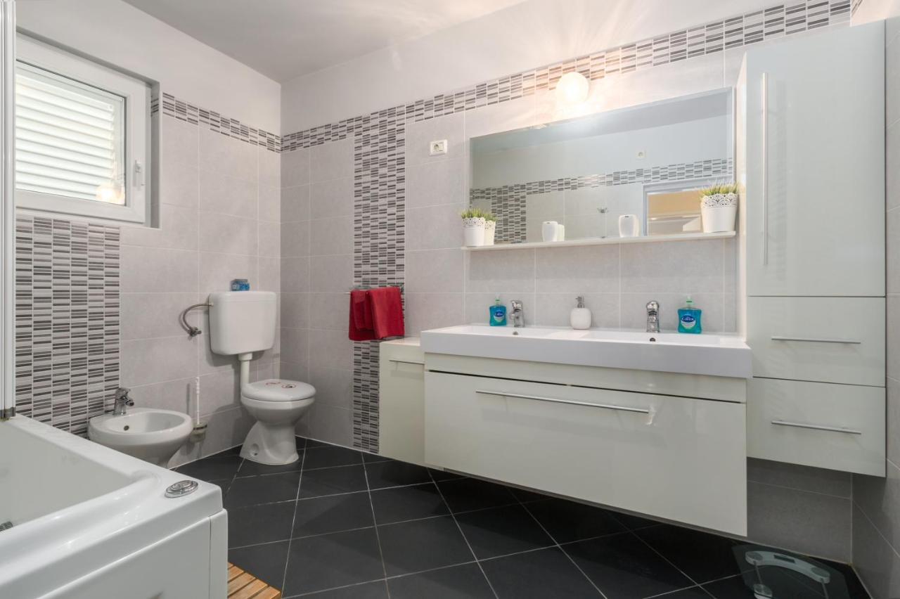 Vila Renata Pula Exteriör bild
