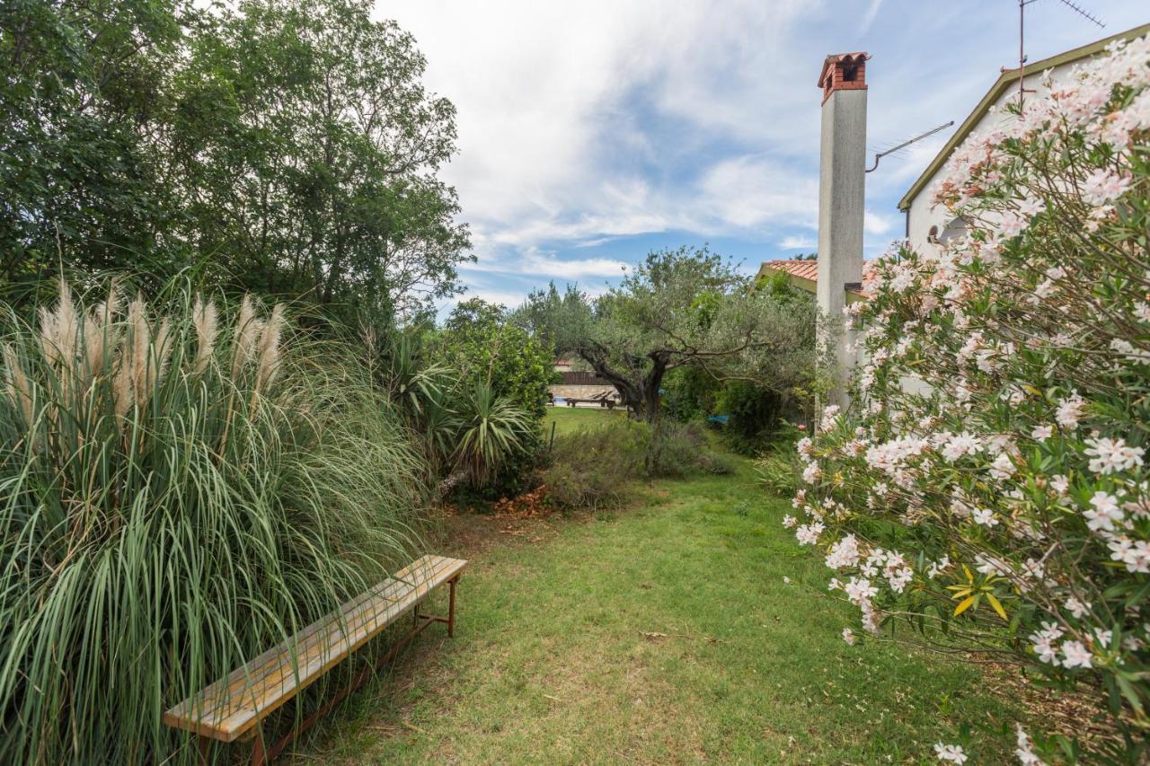 Vila Renata Pula Exteriör bild