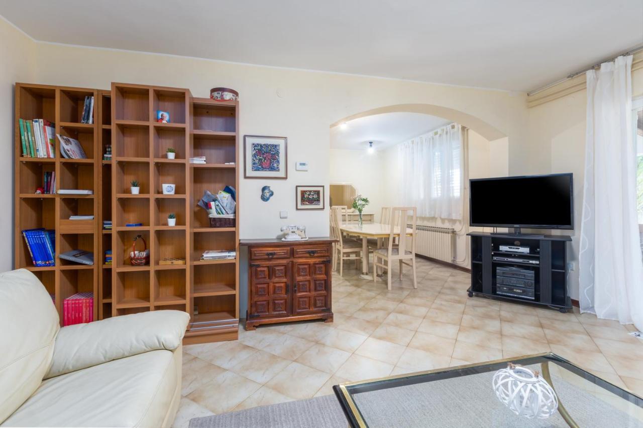 Vila Renata Pula Exteriör bild