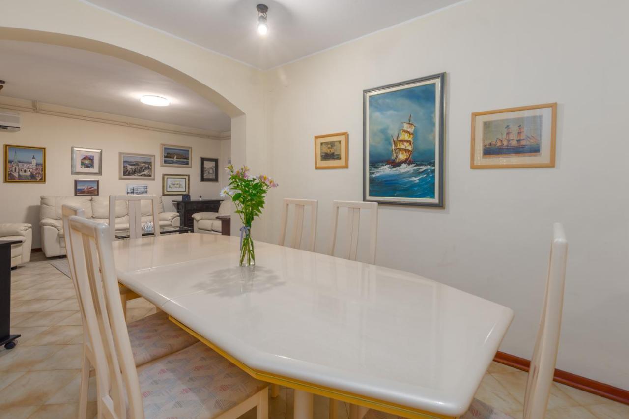 Vila Renata Pula Exteriör bild